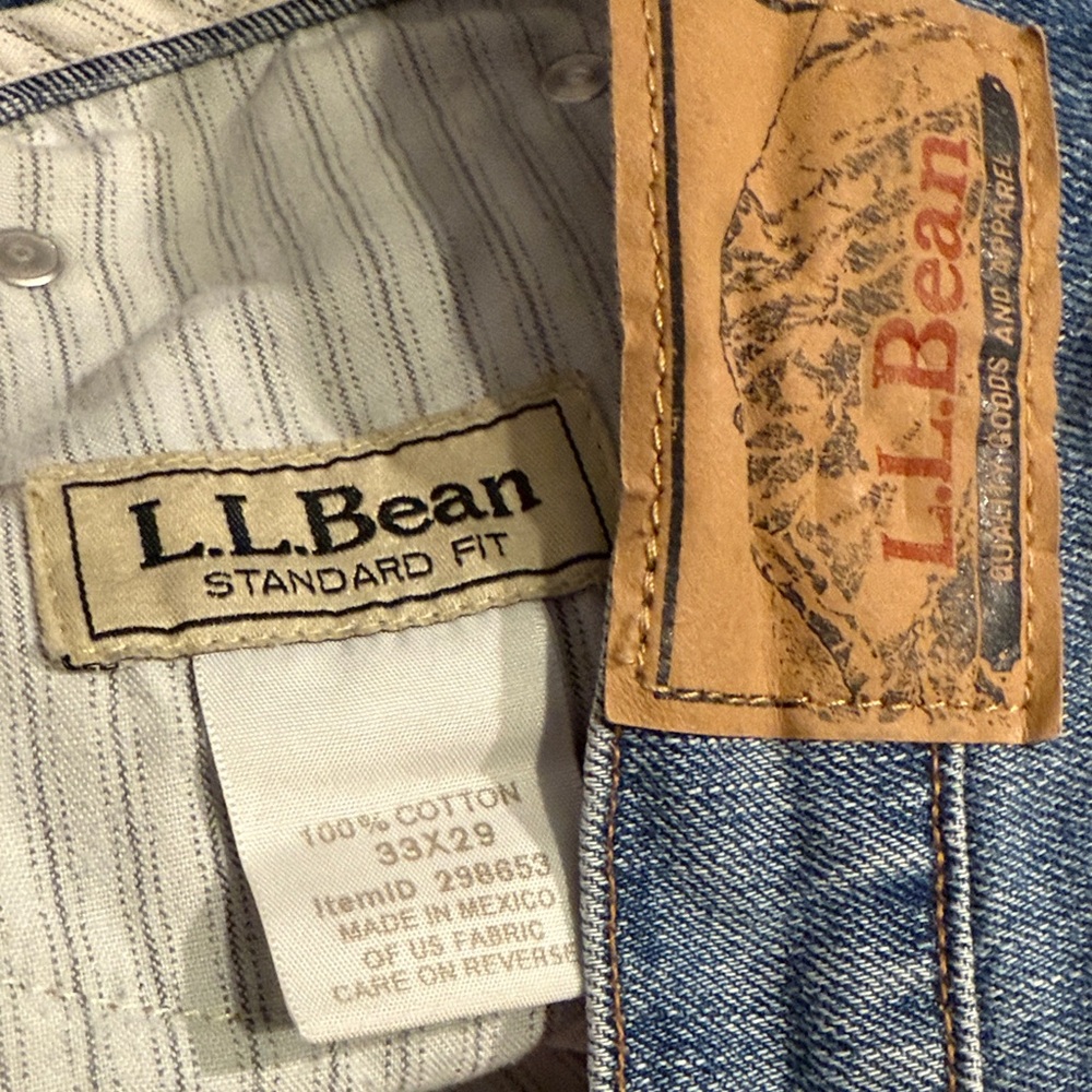 L.L. Bean Men's Straight Fit Blue Jeans - Picture 2 of 7